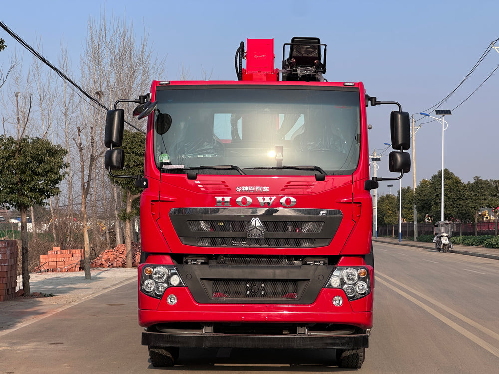 HoWo TX 4×2 Changxing 8-ton 6-section Boom Crane