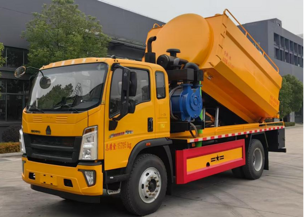 Sinotruk Howo 4×2 Combined Jetting & Suction Truck