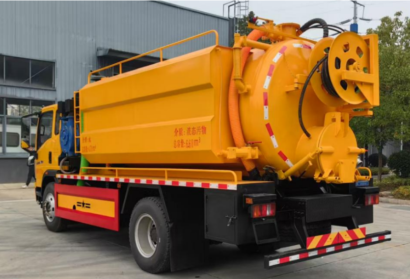 Sinotruk Howo 4×2 Combined Jetting & Suction Truck