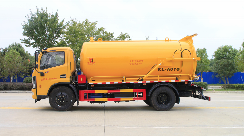 Dongfeng Dafurika 4x2 10m³ Sewage Suction Truck