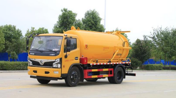 Dongfeng Dafurika 4x2 10m³ Sewage Suction Truck