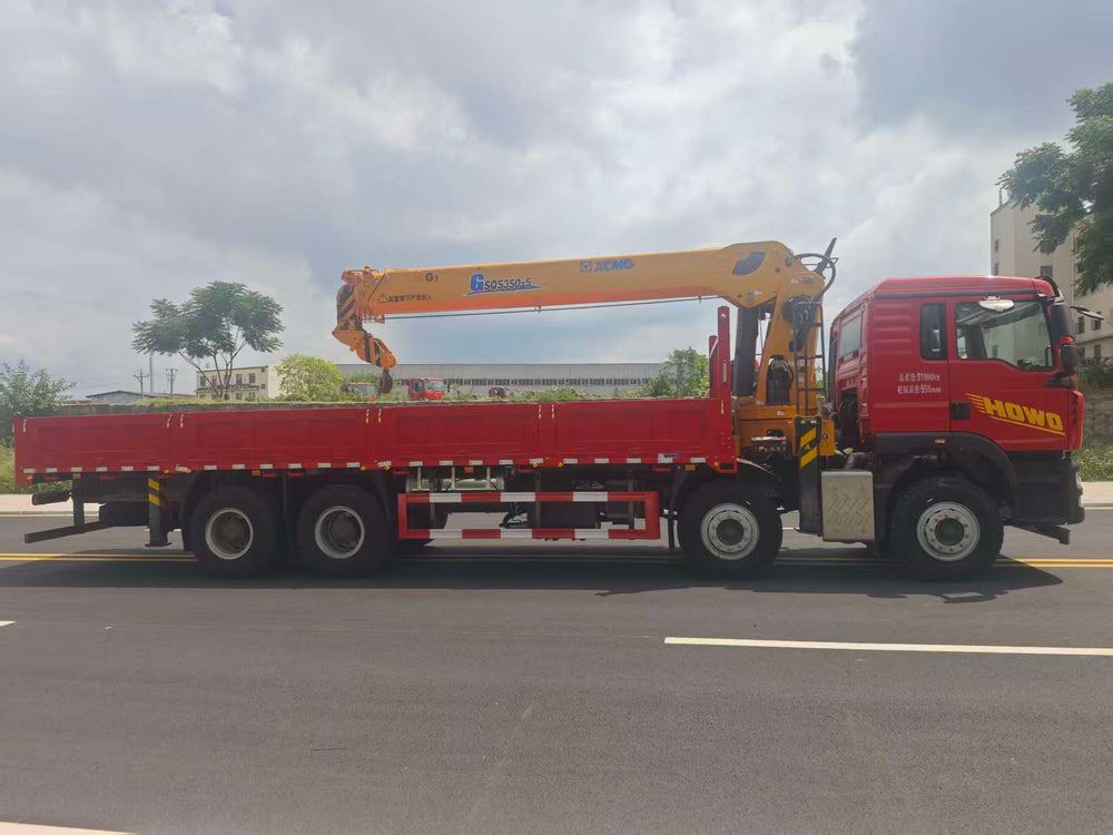 HOWO 8×4, Weichai 380HP, XCMG 14-ton Truck-mounted Crane