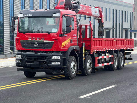 Howo 8x4 بمحرك Weichai بقوة 350 حصان، رافعة Changxing حمولة 14 طن مثبتة على شاحنة
