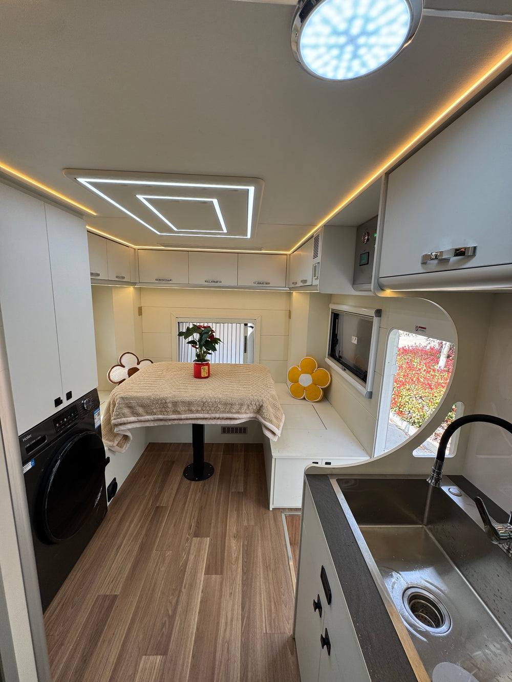 BYD T5 Camper Van with Nesting Lifting Roof