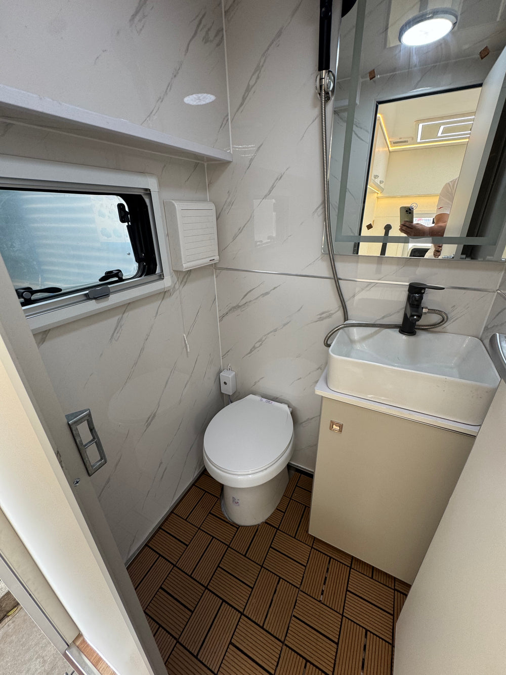 SINOTRUK HOWO PO‑R Expandable Pop‑up Motorhome