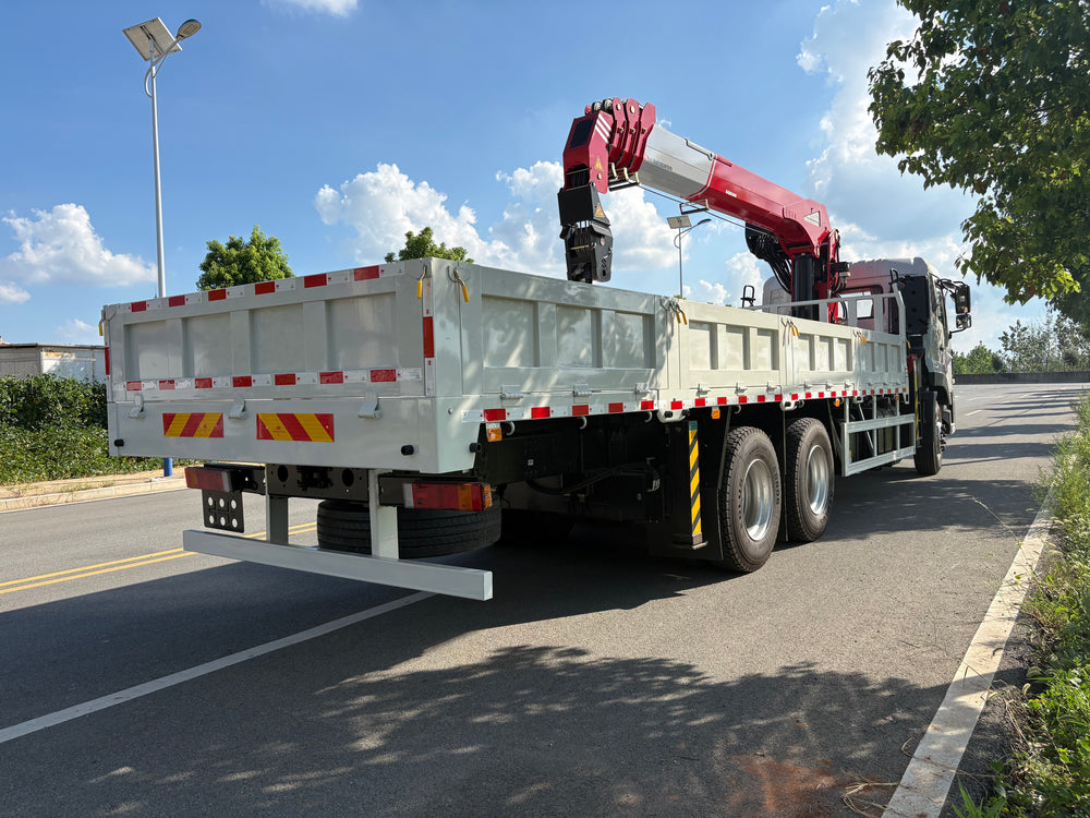 Dongfeng 6×4  12-ton Truck‑mounted Crane