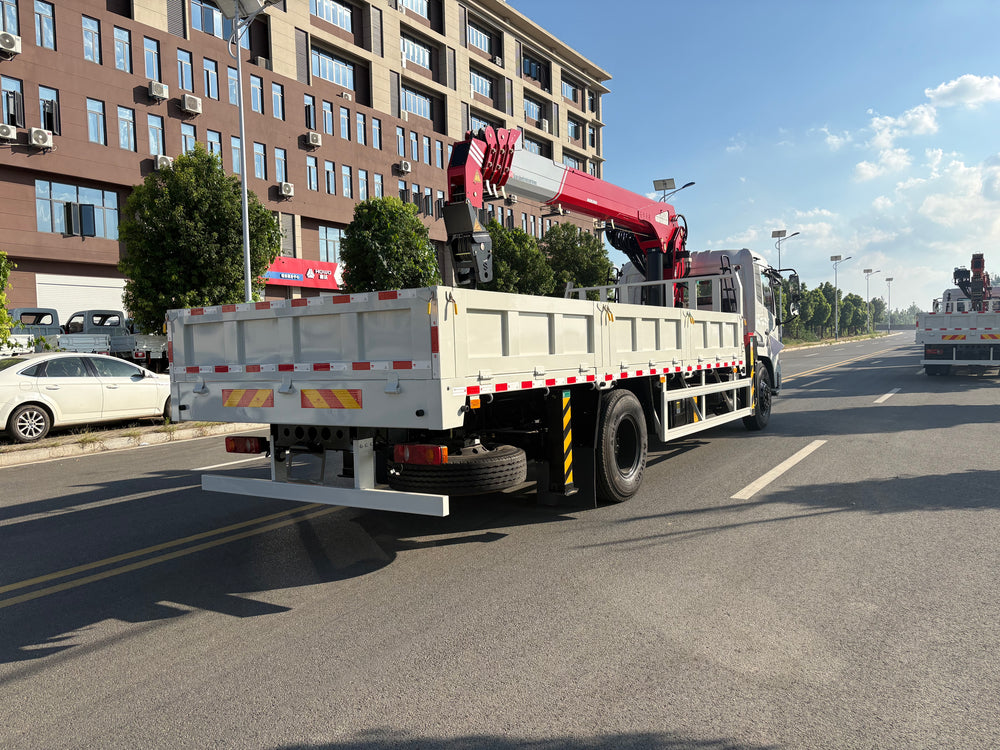 Dongfeng 4×2  10-ton Truck‑Mounted Crane