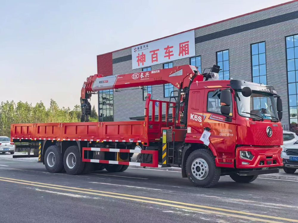 Dongfeng Jincheng K5S 8×4 Crane Truck – Changxing 12T 5-Section Synchronous Telescopic Crane