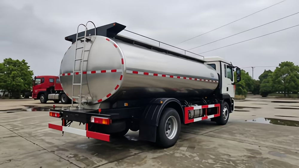 Sinotruk HOWO fresh milk tank truck - rear three-quarter view